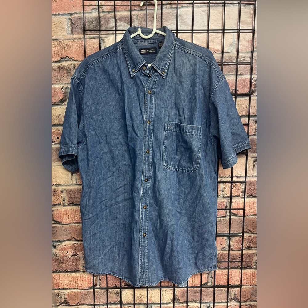 Vintage Faded Glory denim button-down short sleeve men’s shirt size large